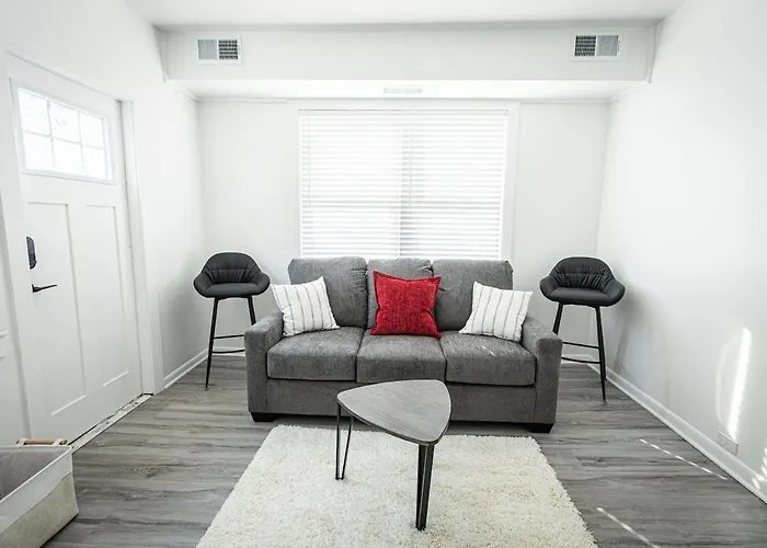 Apartment Modern 2br In The Strip District