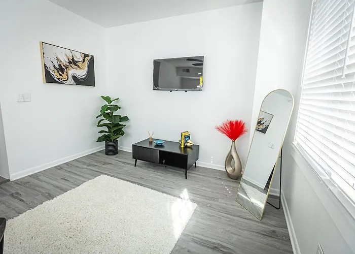 Modern 2br In The Strip District Apartment Pittsburgh