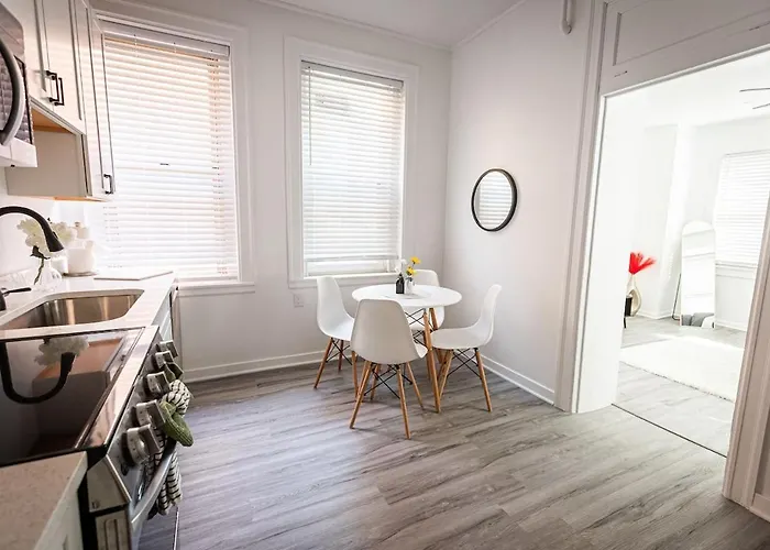 Modern 2br In The Strip District Apartment Pittsburgh