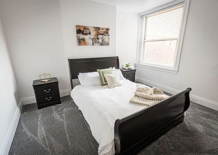 Apartment Modern 2br In The Strip District *