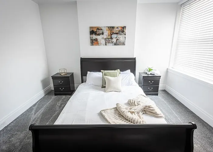 Modern 2br In The Strip District Apartment Pittsburgh